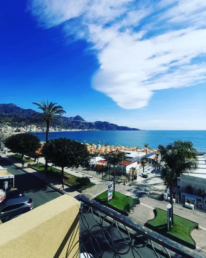 La Finestra Sul Mare Modern Apartment Giardini Naxos Exterior photo