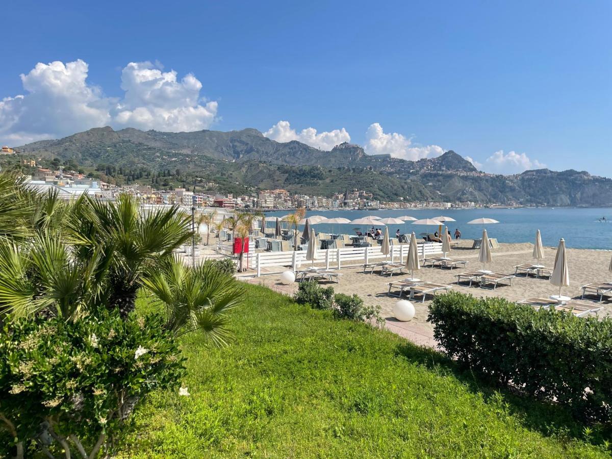 La Finestra Sul Mare Modern Apartment Giardini Naxos Exterior photo